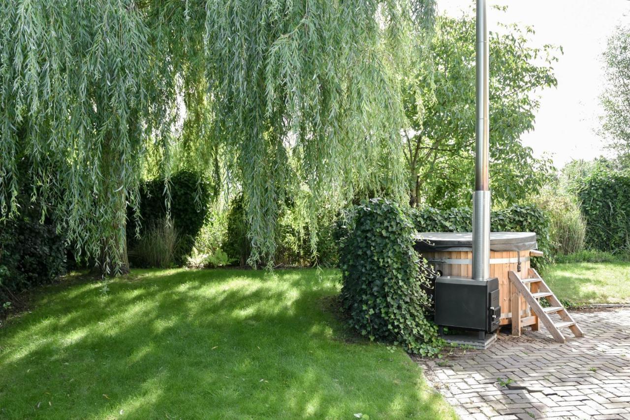 Spacious Comfort Villa Vera With Hottub Zeewolde Eksteriør billede