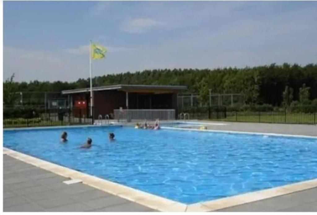 Spacious Comfort Villa Vera With Hottub Zeewolde Eksteriør billede