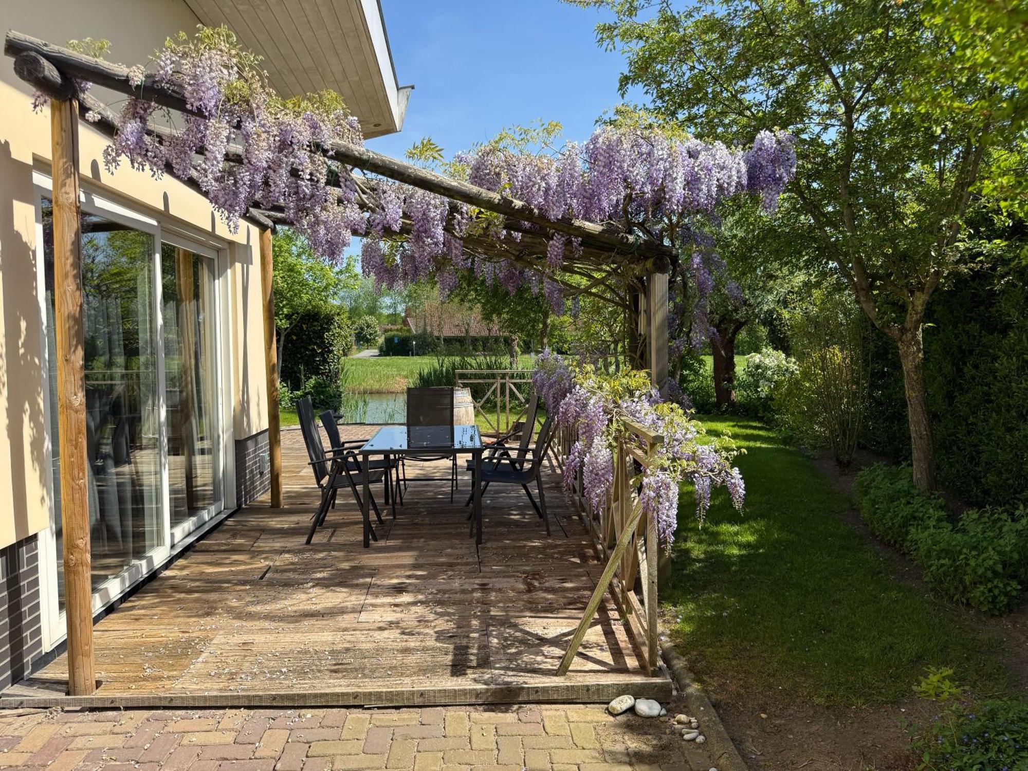 Spacious Comfort Villa Vera With Hottub Zeewolde Eksteriør billede